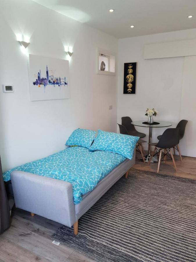 Star London Brent Street Cosy 1-Bed Hideaway Apartment Hendon Bagian luar foto