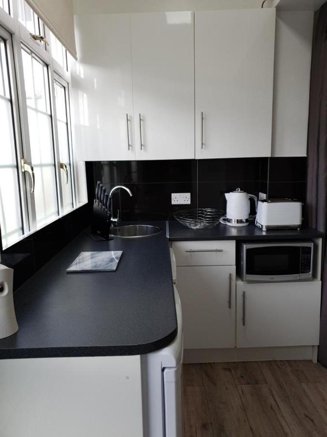 Star London Brent Street Cosy 1-Bed Hideaway Apartment Hendon Bagian luar foto