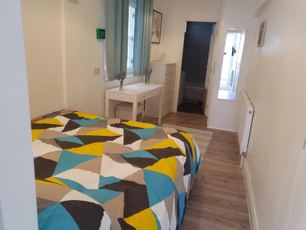 Star London Brent Street Cosy 1-Bed Hideaway Apartment Hendon Bagian luar foto