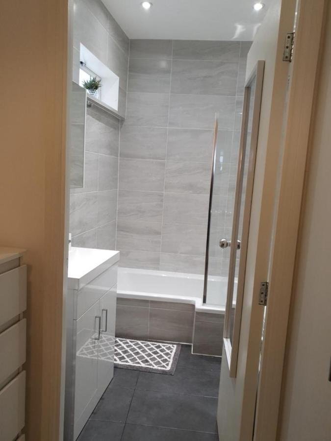 Star London Brent Street Cosy 1-Bed Hideaway Apartment Hendon Bagian luar foto